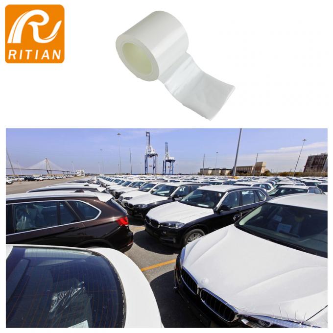 차에 페인트 보호 필름이 설치되어 있습니다